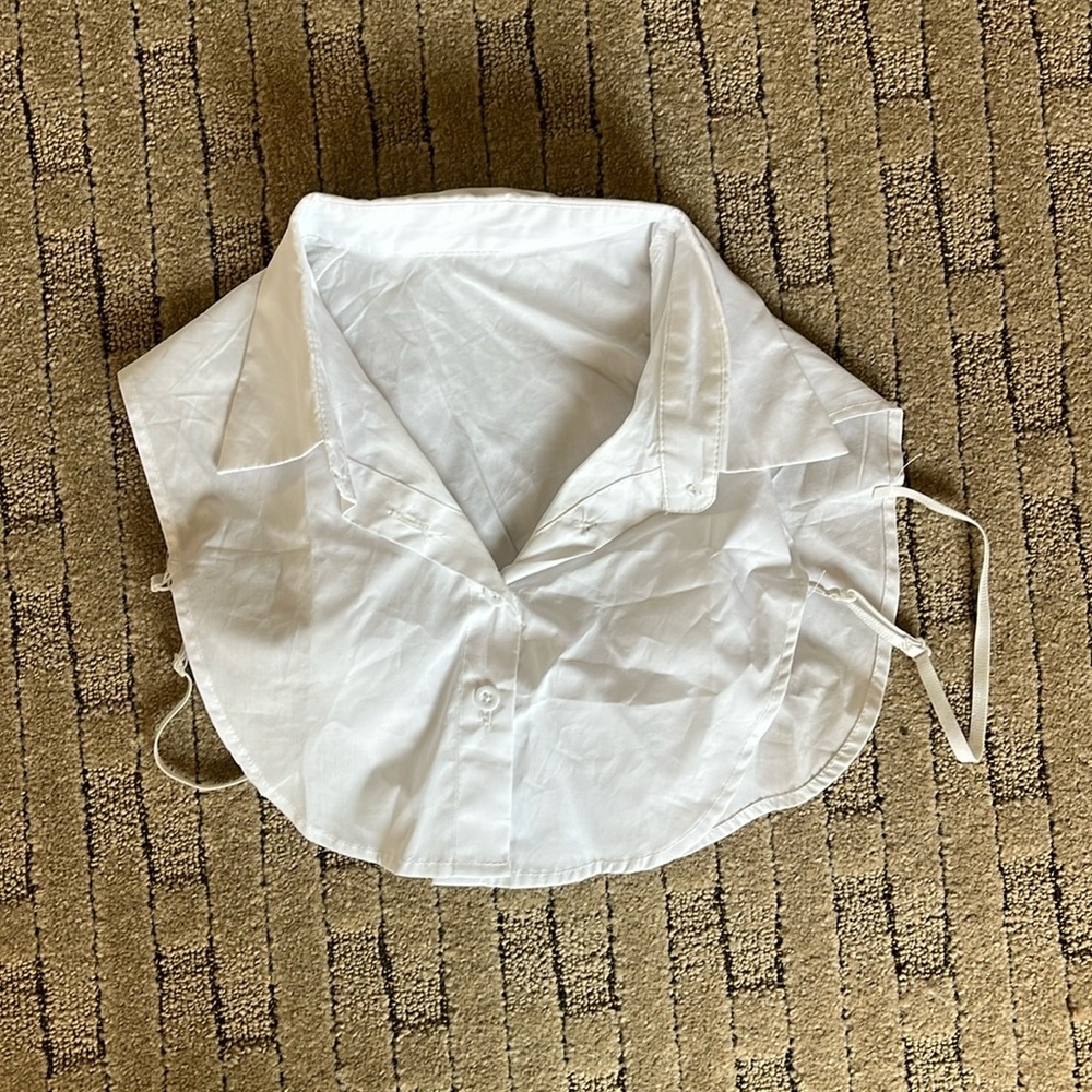 Amazon white under collar for shirt NWOT